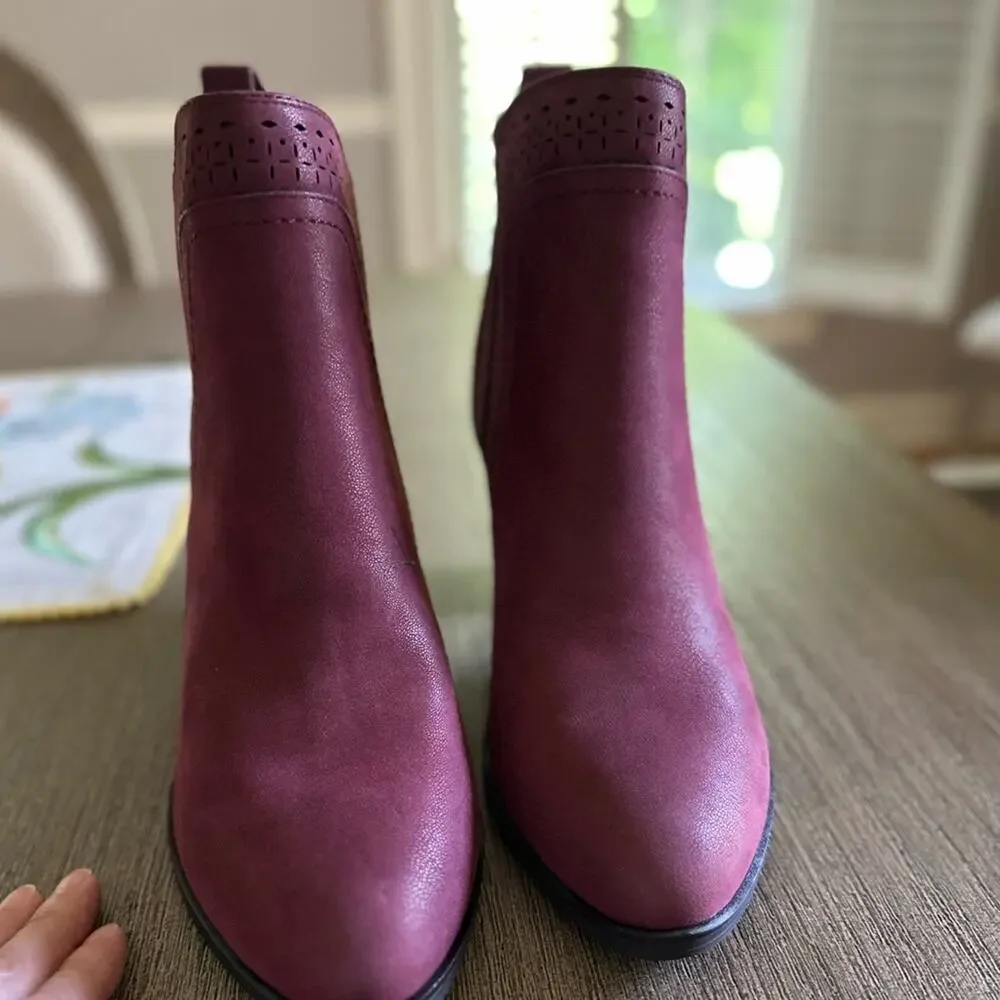 Mia Ladies’ Burgundy Faux Suede Heeled Ankle Boots Size 9 New western-inspired